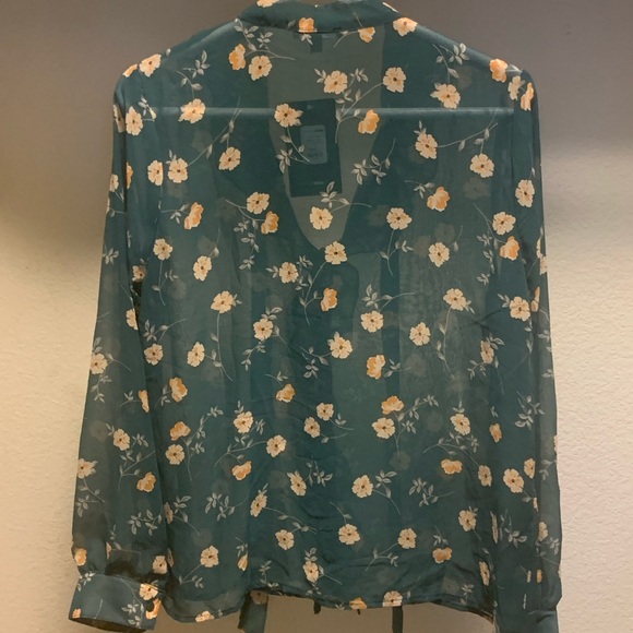 Green flower print blouse - Picture 2 of 2